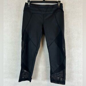 Athleta Women's Capri Activewear Gym Cropped Leggings Black Mesh Size M